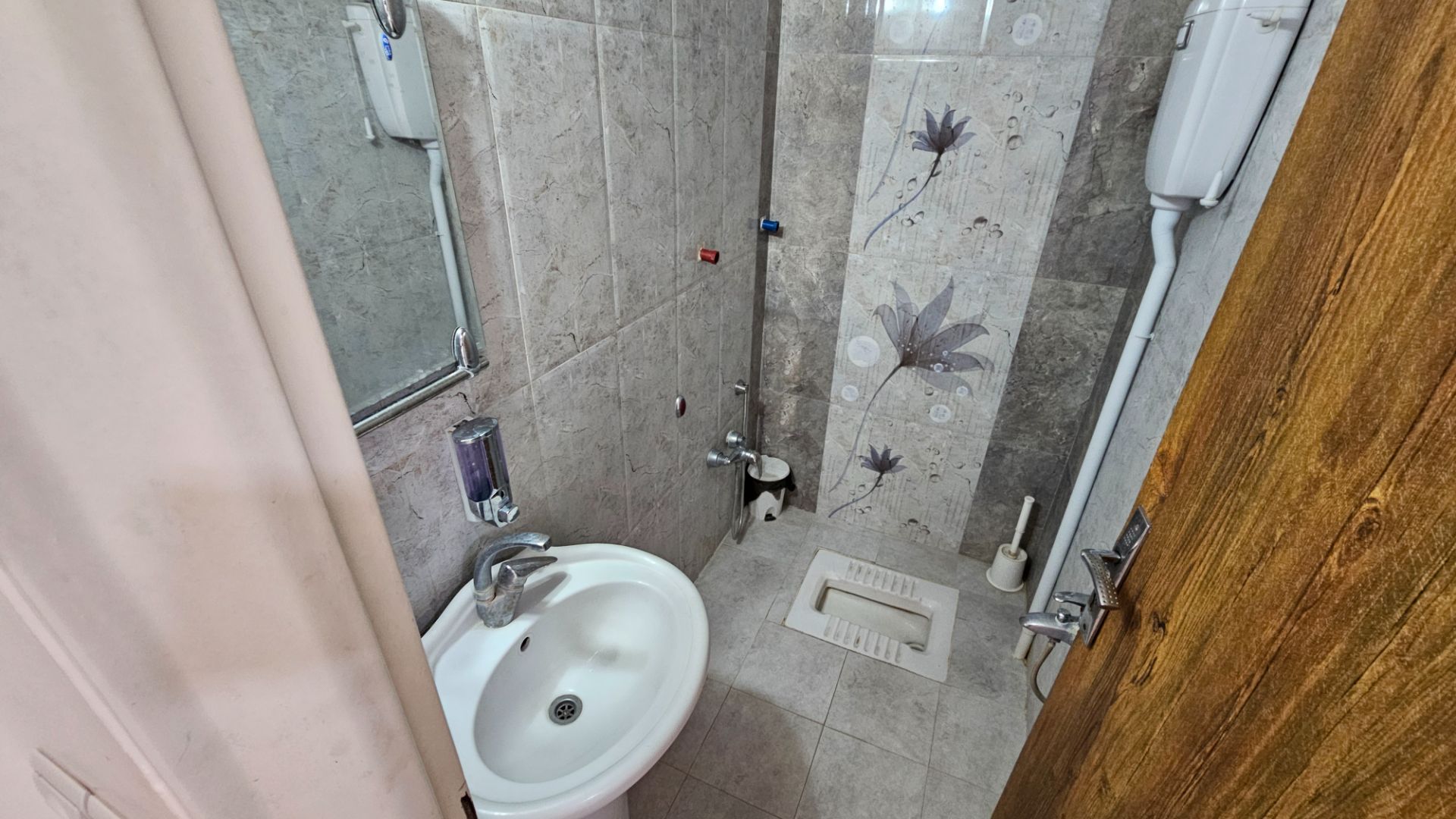 سوئیت ۶ تخته