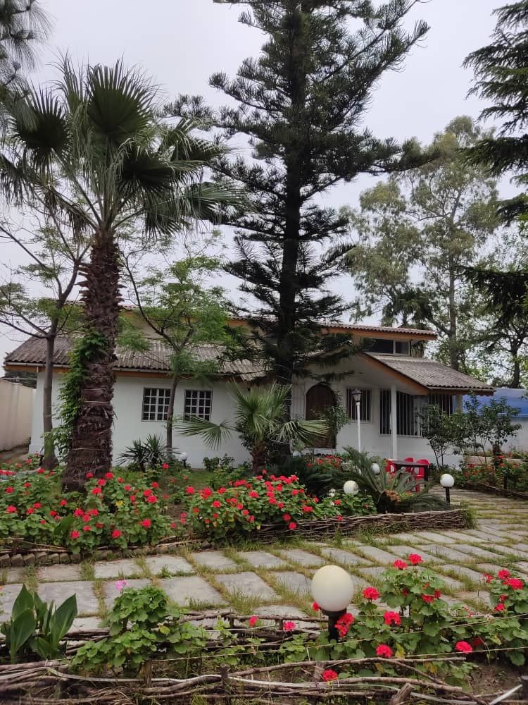 چهارخوابه استخر دار شمعدونی