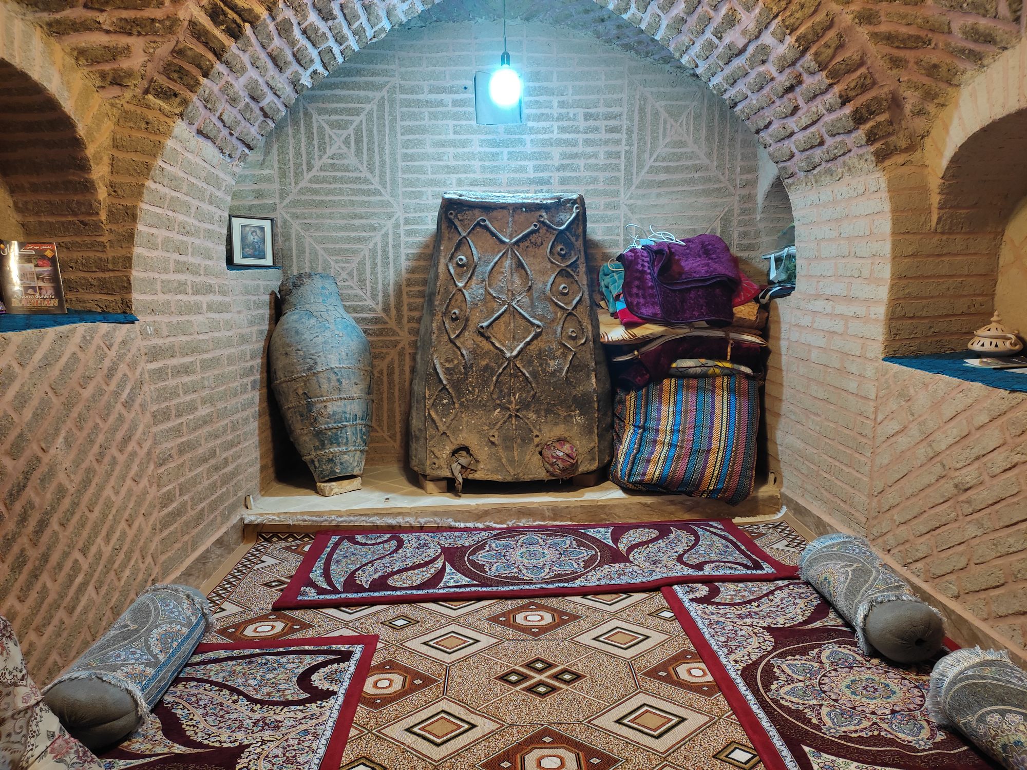 میرزا طاهر اتاق ۳