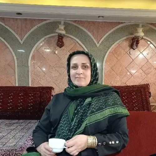 زینب علی اکبری